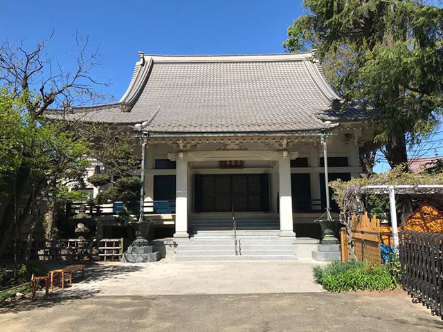 法善寺の山門の様子