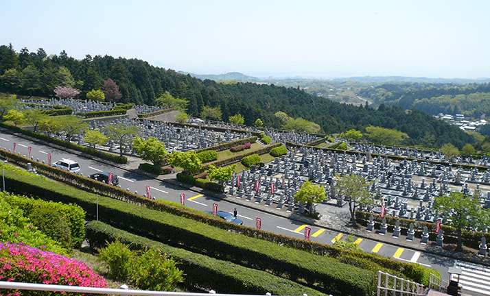 比叡山延暦寺大霊園　霊園の夏の風景と季節の花　イメージ